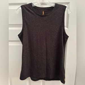 Lucy Crewneck Workout Tank, size Medium
